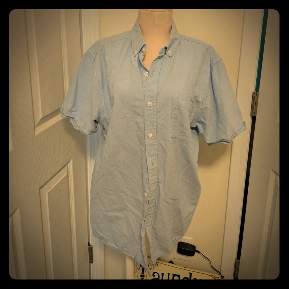 Short sleeve casual men's button down